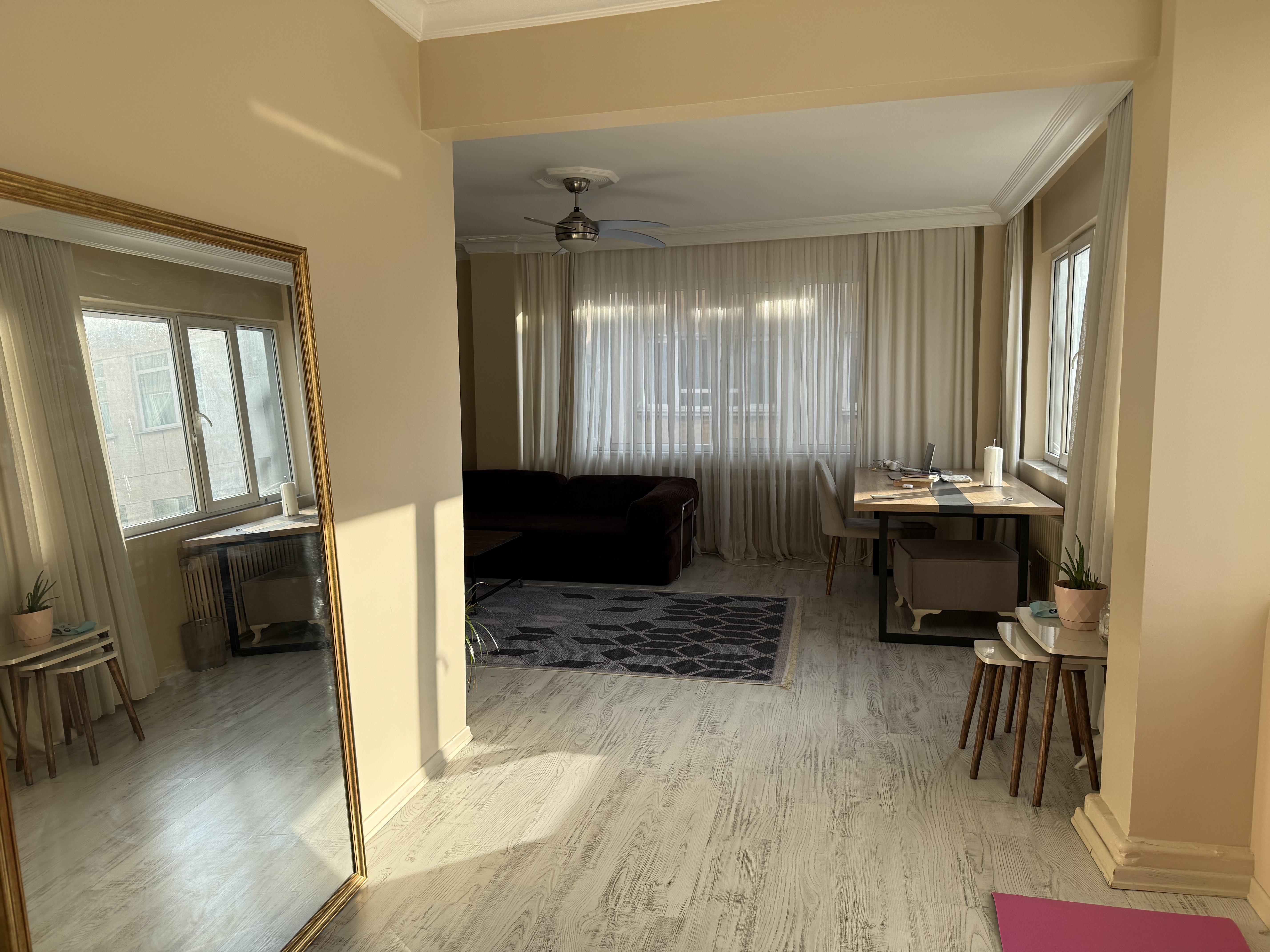 Housemate | Ev arkadaşı 