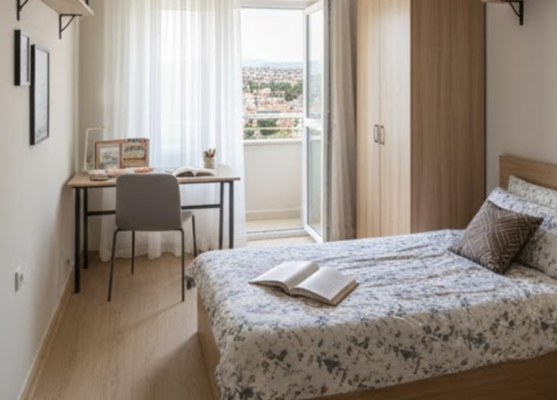 Bornova Evka kitap seven entelektüel kız evi