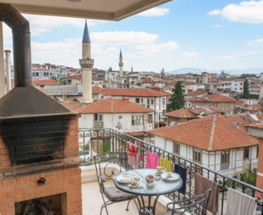 Antakya merkezde Hatay yemekleri seven öğrenci