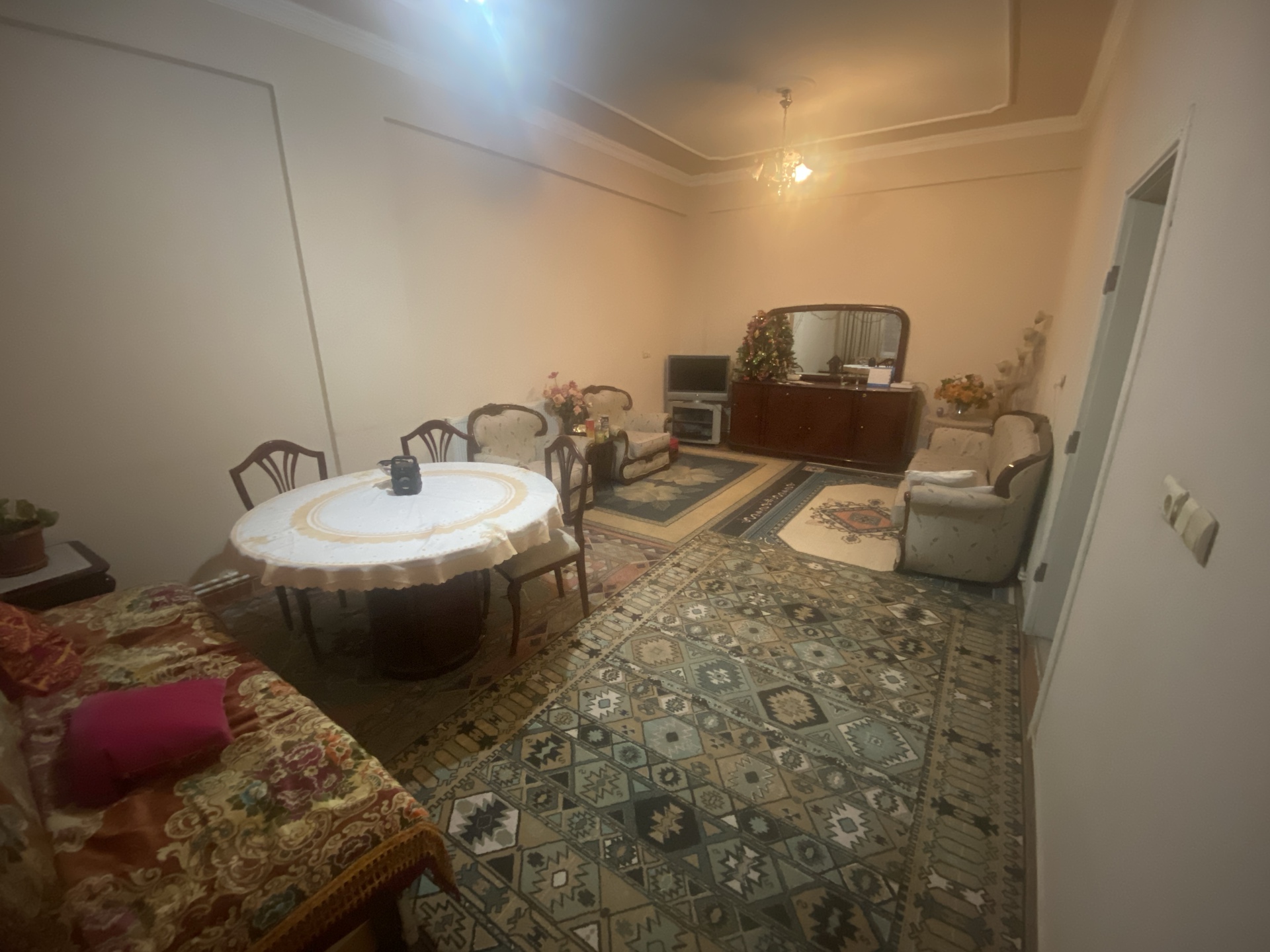 DÜZGÜN BİR EV ARKADAŞI