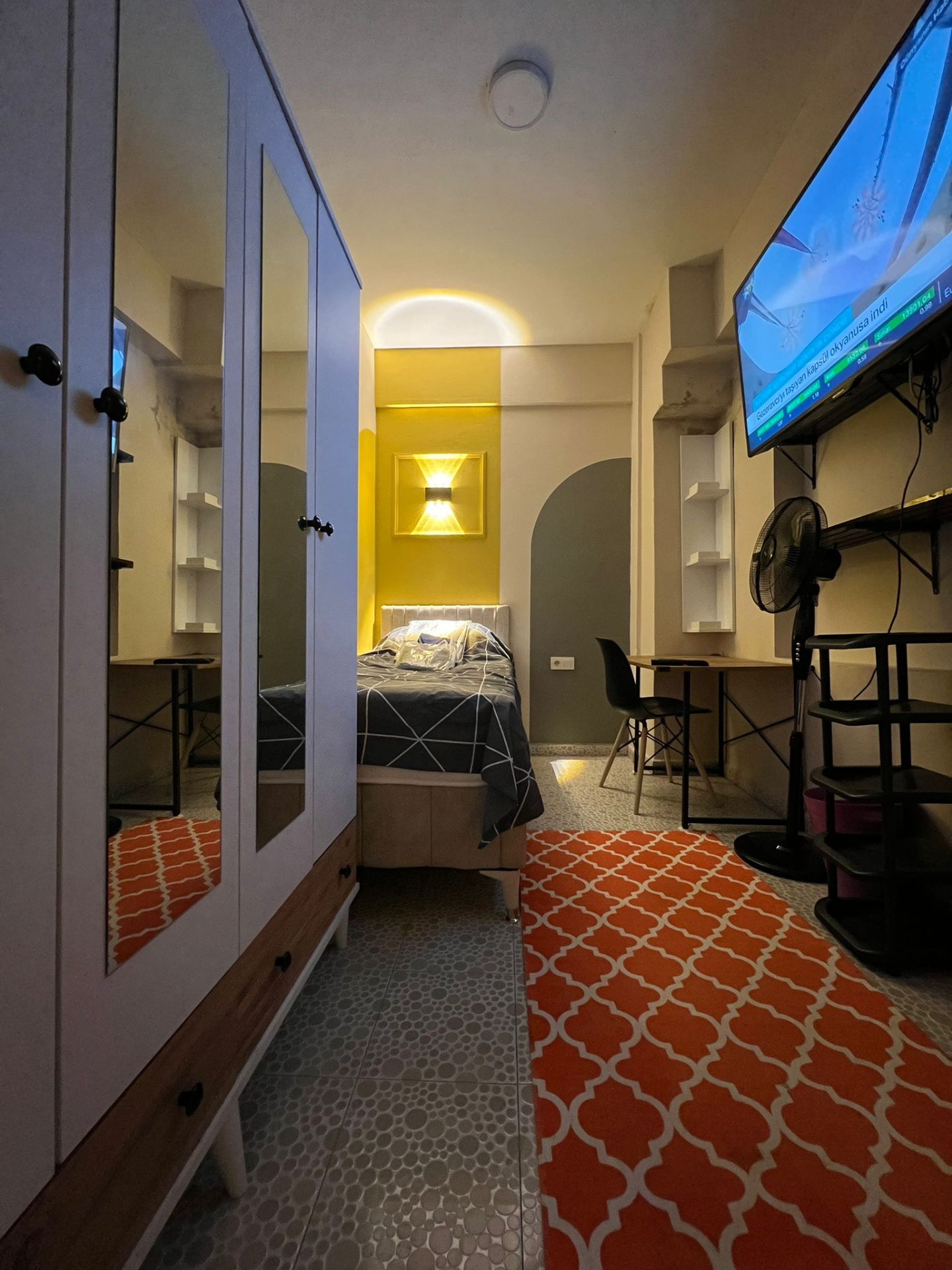 Metro ve Metrobüse yürüyerek 7 dakika, Merkezi Konum. Tüm faturalar dahil, otel konforunda. .