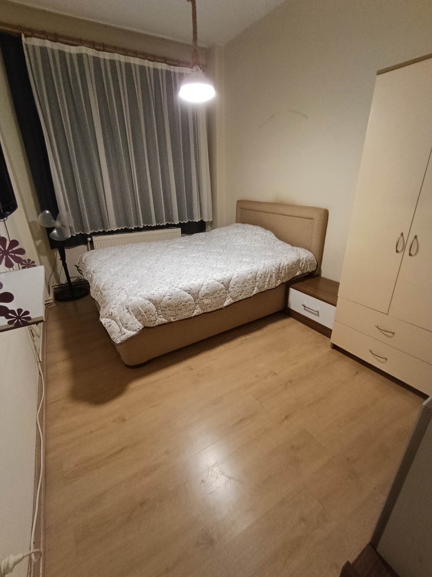 KADİKÖY KIZILTOPRAK DA KİRALIK ODA