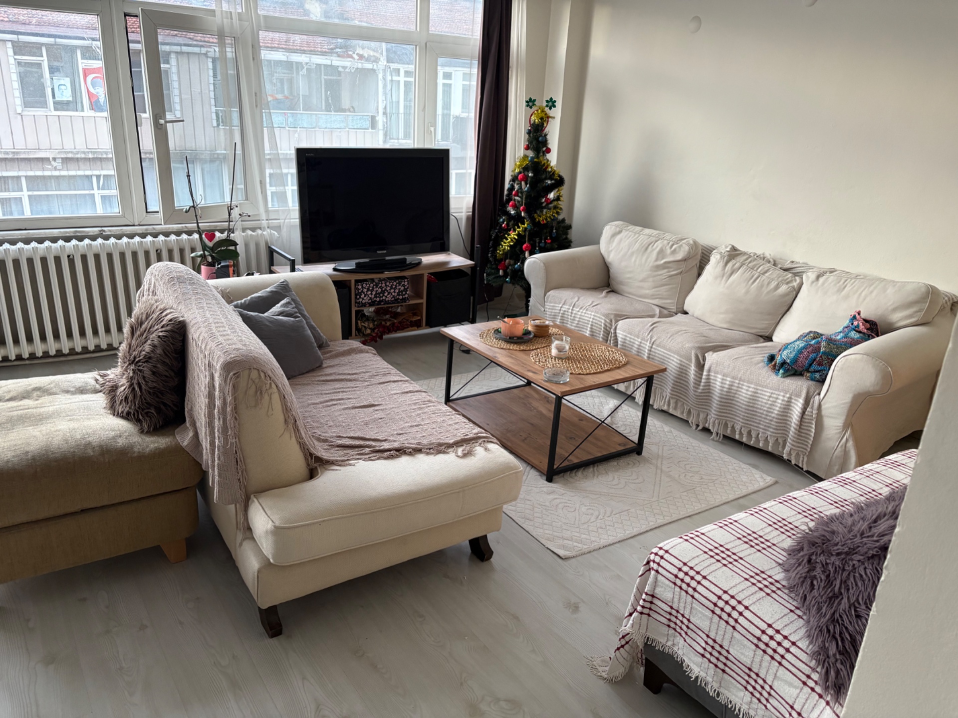 Beşiktaş ıhlamurdere cad evime 3. Kadın ev arkadaşı arıyoruz :)