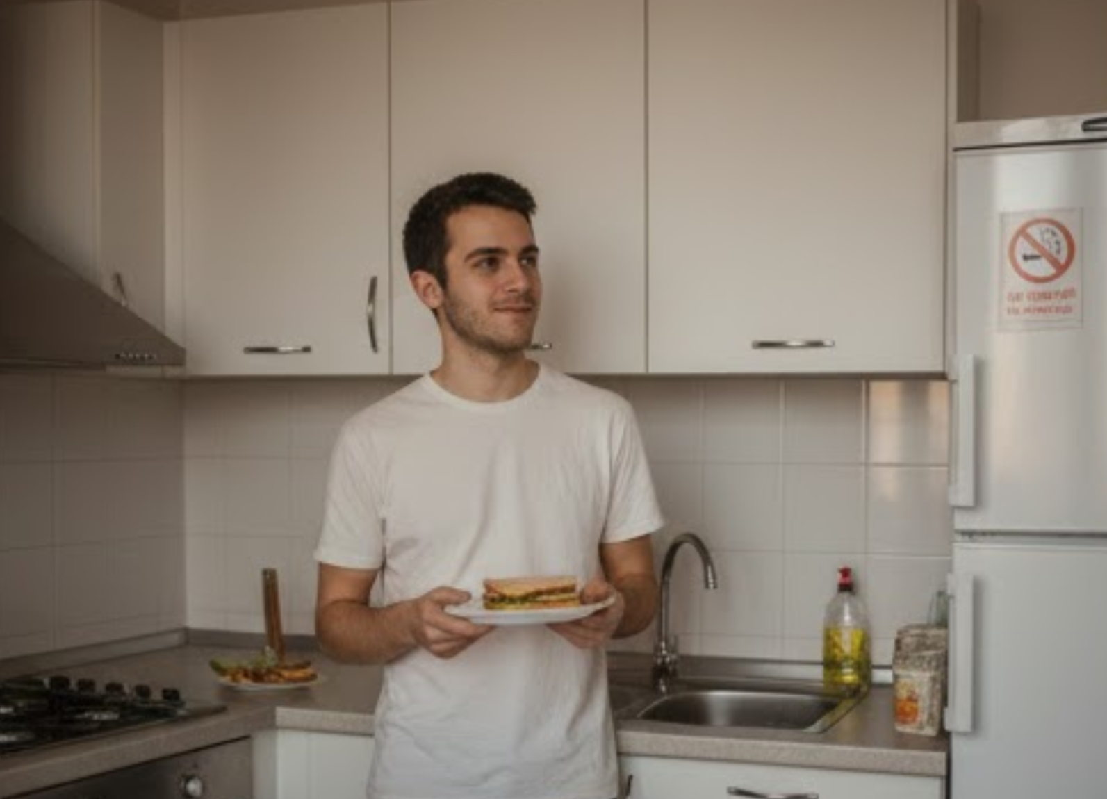 Canakkale tarih ogretmeni adayı erkek kitap sever sessiz